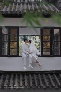 营造出一种不落潮牌资讯俗套的复古时尚（《梦华录》点燃国风热,铂爵旅拍演绎新时代“古典美”）