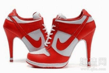  耐克高跟鞋图片大全 虽然耐潮牌品牌克暂时还没有推出品牌专属高跟鞋（耐克高跟鞋是真的吗 耐克高跟鞋是自己出的吗）