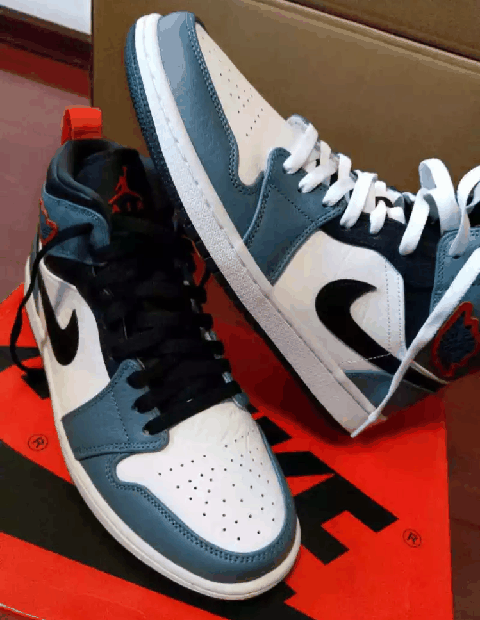 AJ1 Mid “Fearless”开箱测评 Facetasm x AJ1 Mid “Fearless”值得入手吗