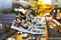 在香港拍卖会现潮牌汇潮牌网店场以 81 万港币成交（被炒得最夸张的鞋子是哪一双 今年炒得最贵的运动鞋有哪些）