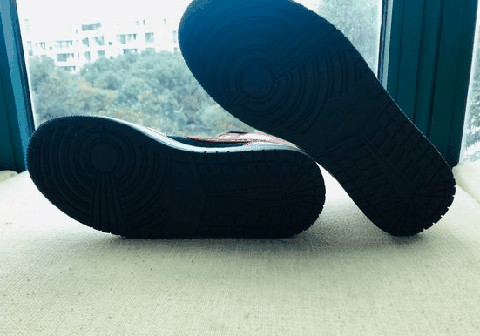 AIR JORDAN 1 MID黑红开箱测潮牌商城评 AIR JORDAN 1 MID黑红实物欣赏（AIR JORDAN 1 MID黑红开箱测评 AIR JORDAN 1 MID黑红实物欣赏）