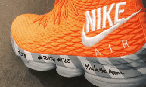  詹姆斯15“橙盒”配潮牌汇潮牌网店色又名LeBron 15 “Orange Box”（詹姆斯15“橙盒”配色开箱测评 LeBron 15 “Orange Box” 实物欣赏）