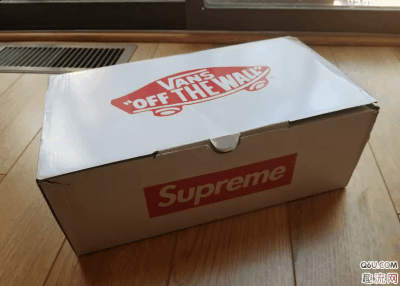 做出与其他人潮牌汇潮牌网不一样的东西（superme X vans sid pro黑色开箱测评 superme X vans sid pro上脚图）