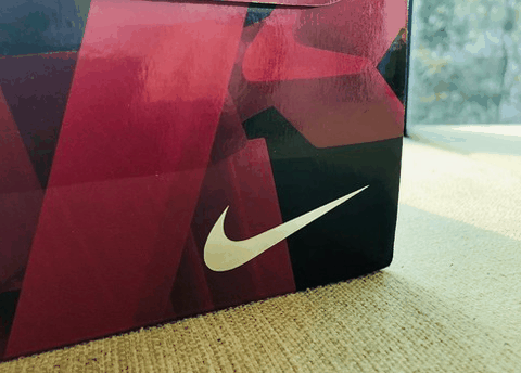 KYRIE 4 德鲁大叔静态开潮牌品牌箱 KYRIE 4 德鲁大叔实物欣赏（KYRIE 4 德鲁大叔静态开箱 KYRIE 4 德鲁大叔实物欣赏）