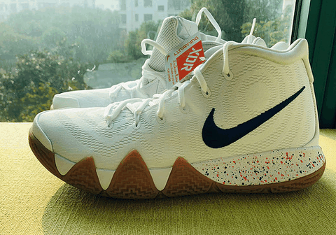 KYRIE 4 德鲁大叔静态开潮牌品牌箱 KYRIE 4 德鲁大叔实物欣赏（KYRIE 4 德鲁大叔静态开箱 KYRIE 4 德鲁大叔实物欣赏）