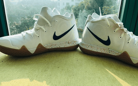 KYRIE 4 德鲁大叔静态开潮牌品牌箱 KYRIE 4 德鲁大叔实物欣赏（KYRIE 4 德鲁大叔静态开箱 KYRIE 4 德鲁大叔实物欣赏）