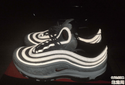 这里不建议脚面特潮牌资讯宽的朋友选择此鞋（Air max 97配色哪个最火 Air max 97哪个配色反光）