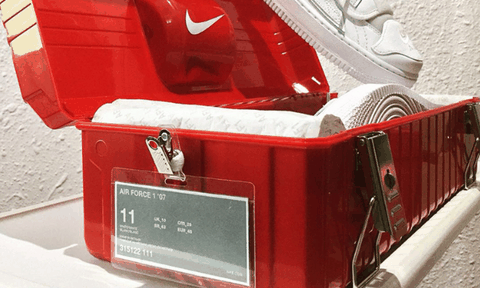  “倒转” 更有潮牌 “回顾” 之意（耐克AF1“倒转” 版怎么样 Nike Air Force 1“倒转”定制版 开箱图）