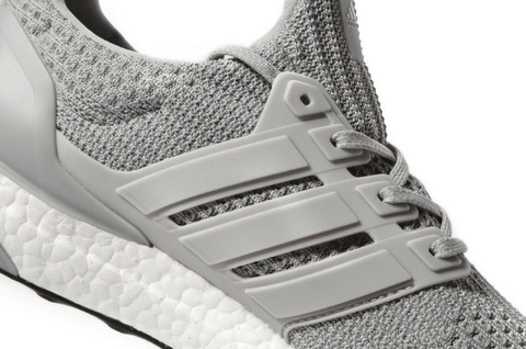  这双 UltraBOOST 4.0 选潮牌品牌用低调的浅灰色作为主调（阿迪达斯UltraBOOST 4.0浅灰配色好看吗 Adidas UltraBOOST 4.0浅灰配色怎么样）