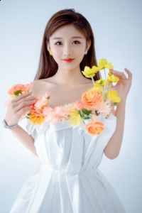 那些纯粹而热烈的赞潮牌商城美与鼓励让她手足无措（KK直播狮子座守护神紫薇：被直播治愈身心，找到新的人生价值！）