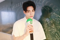 干净清爽的帅气学长形象 潮牌冬季如何御寒提醒(柠季官宣夏日代言人 携手曾瞬晞引爆夏日清爽) 干净清爽的帅气学长形象 潮牌冬季如何御寒提醒(柠季官宣夏日代言人 携手曾瞬晞引爆夏日清爽)