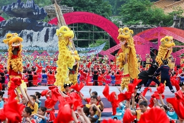 中国著名歌舞编导夏冰的娇阿依恋、花山情缘 潮牌冬季如何御寒提醒（中国著名歌舞编导夏冰的娇阿依恋、花山情缘）