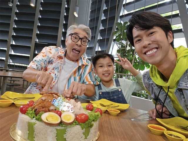 分享旅行、分享美食、分享健康生活 潮牌冬季如何御寒提醒（新传媒许瑞奇、张哲通、郭坤耀 掌握多元面变幻 跑出专属自我）
