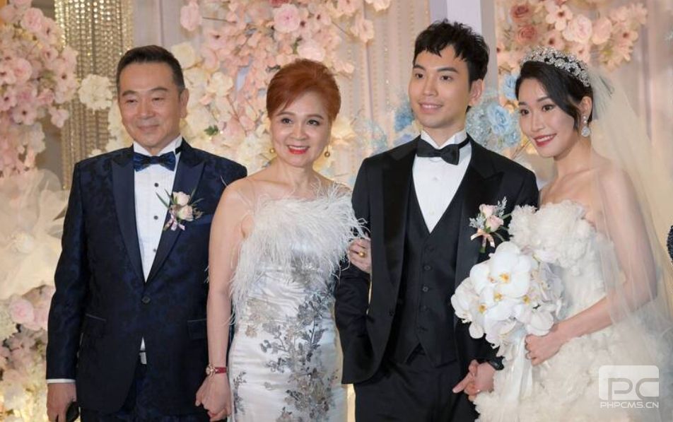 今难得盛装出席 2023潮牌新款推荐（67岁张晨光娶媳妇急抱孙 「婉君」俞小凡携18岁女儿现身成焦点）