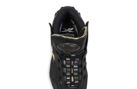 锐步 x Maison Margiela 全新潮牌资讯合作 Question Mid 鞋款系列曝光