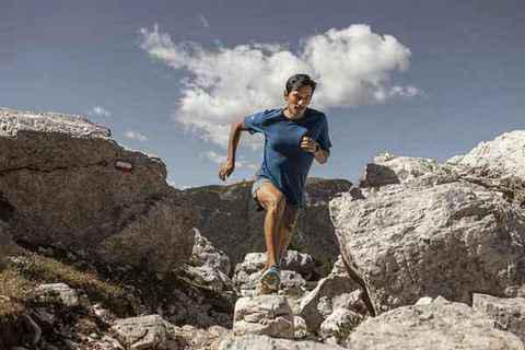 Hoka One One 全新飞速羚羊潮牌资讯 5 跑鞋上市，超酷「鲨齿」外底！