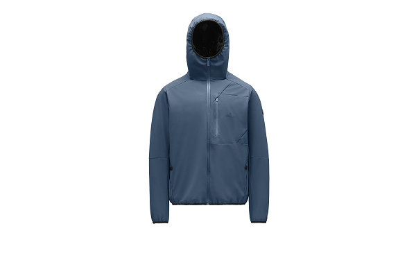 Moncler 盟可睐 2022 春夏潮牌资讯“MATT BLACK”系列 Lookbook 赏析