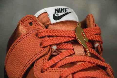耐克 Dunk Hi EMB“ASW 20潮牌信息22”鞋款亮相，NBA 75 周年专属