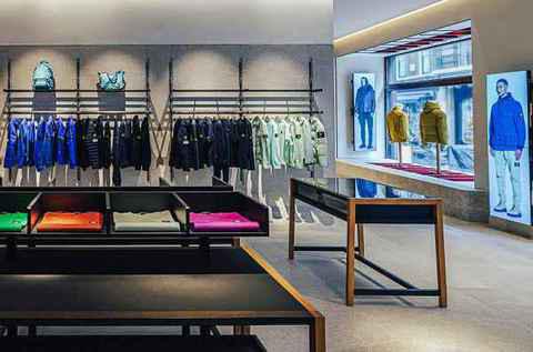 Stone Island 石头岛伦敦潮牌信息旗舰店重新启幕，打卡新址