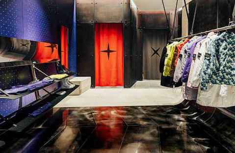 Stone Island 石头岛伦敦潮牌信息旗舰店重新启幕，打卡新址
