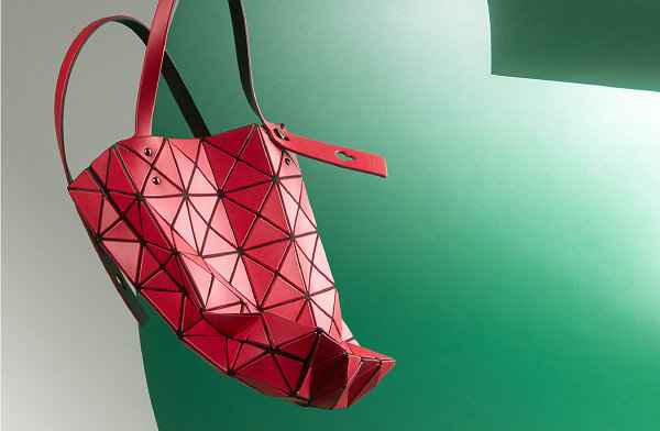 三宅一生 BAO BAO 全新“潮牌信息LUCENT BOXY”中国限定配色上市