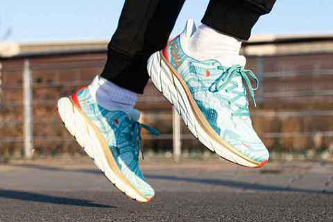 Hoka One One Clifton 8 全潮牌资讯新“乘风”配色鞋款上架