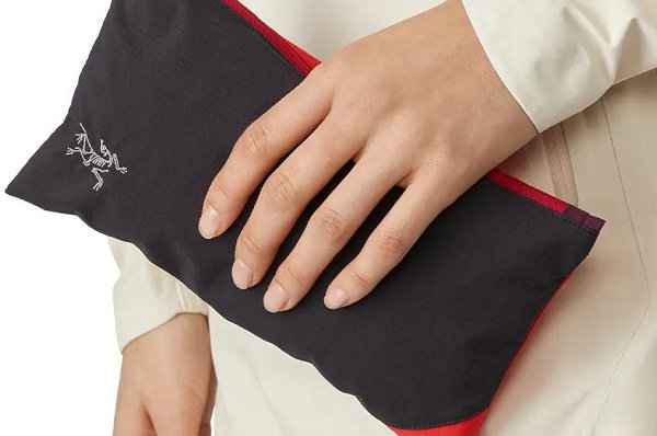 始祖鸟 Arc 'teryx 全新 潮牌信息ReBird 平台上线，升级回收面料