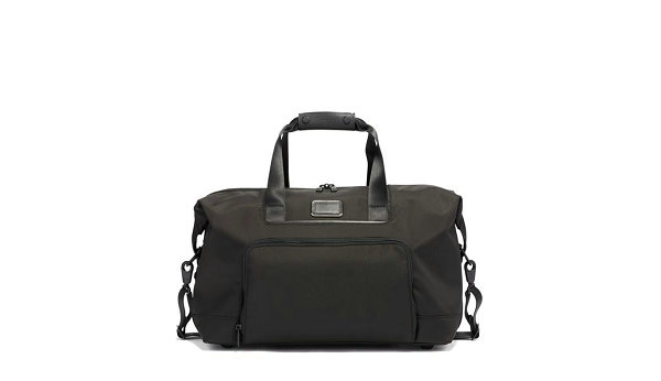 TUMI 途明全新节日潮牌信息季甄选包袋系列释出