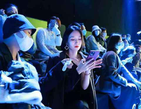 带着谦卑的心欣赏潮牌信息一幅幅无价的作品