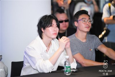 悟酱PentaJam启幕仪式引来潮牌网店FOX胡天渝(D.M.G)等众多名人围观