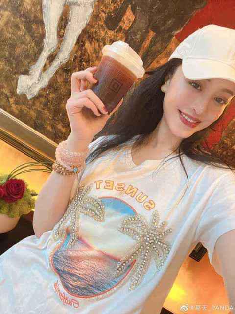 分享自己的潮牌信息日常动态