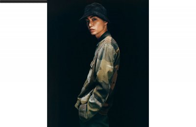 来自伦敦的高端设计师品牌潮牌商城 ALLSAINTS 在释出了秋冬卫衣新款之后
