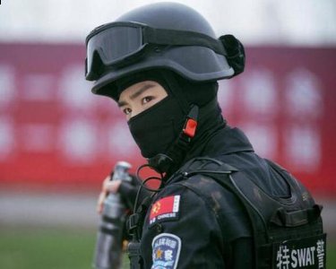用行动支潮牌品牌持新疆棉