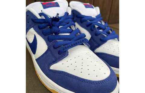  泡泡糖 Dunk SB 全新“Los A潮牌网ngeles Dodgers”配色鞋款 每双 110 美金