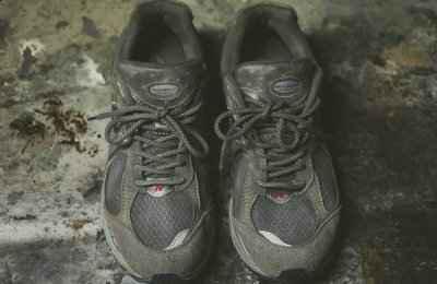 请关注 NB 新百伦品牌官网及网店 对球鞋文化、品牌款潮牌资讯型、抽签购买、鉴别、海淘还有疑惑？马上学习《Sneaker百分百完全指南》 