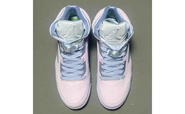 日前 Jordan Brand 全新打造的潮牌资讯 AJ5 也迎来了全新“Easter”主题配色