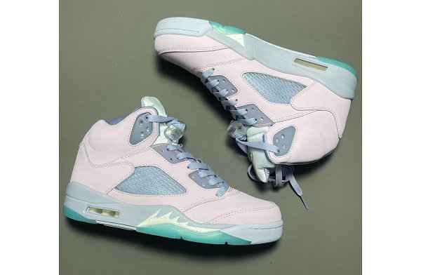 日前 Jordan Brand 全新打造的潮牌资讯 AJ5 也迎来了全新“Easter”主题配色