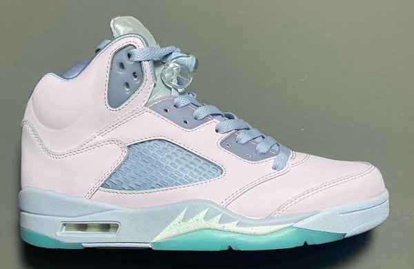 日前 Jordan Brand 全新打造的潮牌资讯 AJ5 也迎来了全新“Easter”主题配色