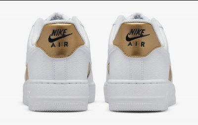 黄铜色鞋带潮牌扣尤为吸睛（白铜 Air Force 1 鞋款全新“White Bronze”配色曝光）