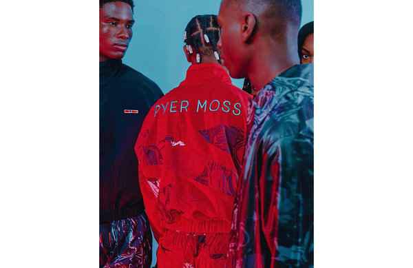 这一次 Pyer Moss 围绕着“潮牌商城Champions Your Inner God”主题展开（Pyer Moss x 锐步全新联乘胶囊系列曝光）