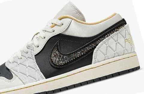 各位 Sneakerhead 不妨先 Mark 一下吧！ 对球鞋文化、品牌潮牌商城款型、抽签购买、鉴别、海淘还有疑惑？马上学习《Sneaker百分百完全指南》 （丝绸 Air Jordan 1 Low 鞋款首次曝光，细节奢华）