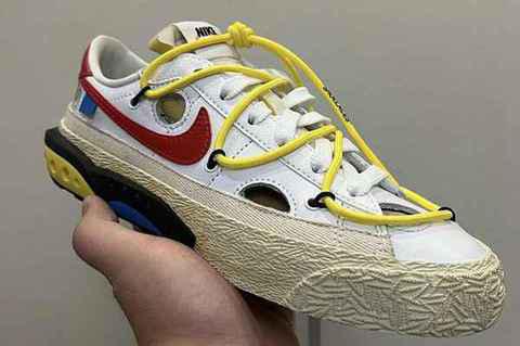 这两双 Nike Blazer Low 分别以黑潮牌网店/电绿和白/大学红两种配色方案加持（Off-White x 耐克联名 Blazer Low 鞋款白红、黑绿配色释出）