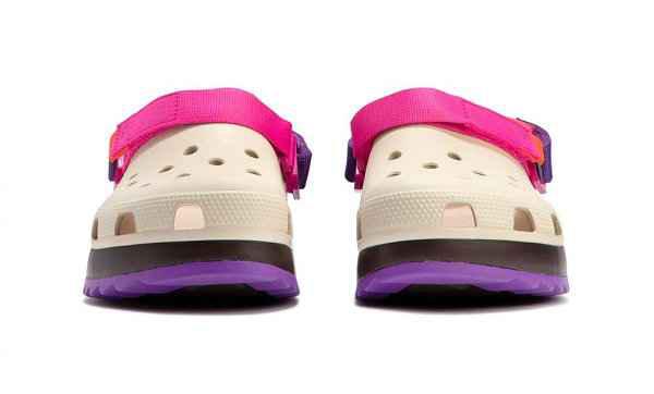  Crocs 全新 Classic H潮牌iker Clog 鞋款系列 每双 $85（Crocs 全新 Classic Hiker Clog 鞋款系列亮相）