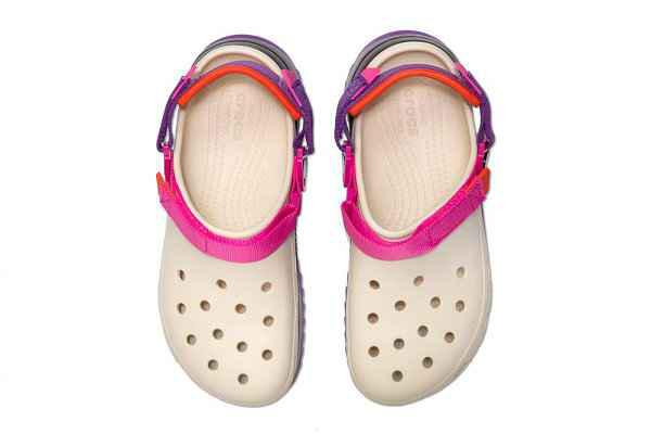  Crocs 全新 Classic H潮牌iker Clog 鞋款系列 每双 $85（Crocs 全新 Classic Hiker Clog 鞋款系列亮相）