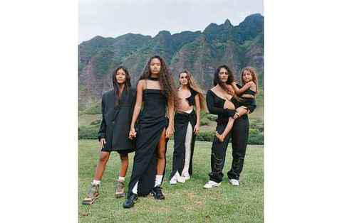亮眼的粉/蓝等潮牌品牌色调尤为抢镜（Jacquemus 2021“Family Love”系列广告大片释出）