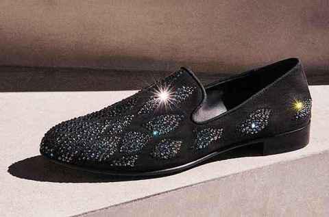 该系列涵盖了多chaopai.com潮牌汇款秋季男士乐福鞋（GiuseppeZanotti 2021 新款男士乐福鞋系列亮相）