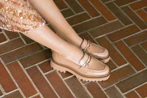 Sam Edelman 2021 早秋潮牌信息 LAURS 乐福鞋系列释出（Sam Edelman 2021 早秋 LAURS 乐福鞋系列释出）