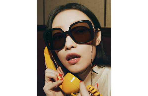 其中还有chaopai.com潮牌汇店倪妮出镜（Gucci 古驰 2021 秋冬眼镜广告大片出炉，跨时空对话）