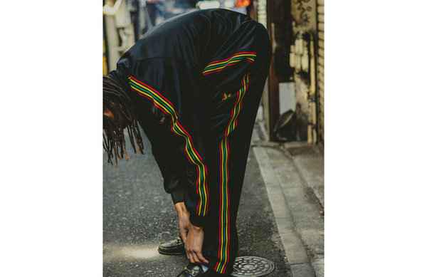  Beams x Needles 全新合作潮牌资讯系列 即将从明日开启贩售（Beams x Needles 全新合作系列明日开售）