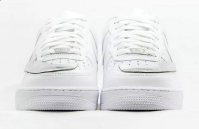 届时 UNITED A潮牌商城RROWS 将独占发售（CDG x 耐克 Air Force 1 全新联名鞋款即将登场）